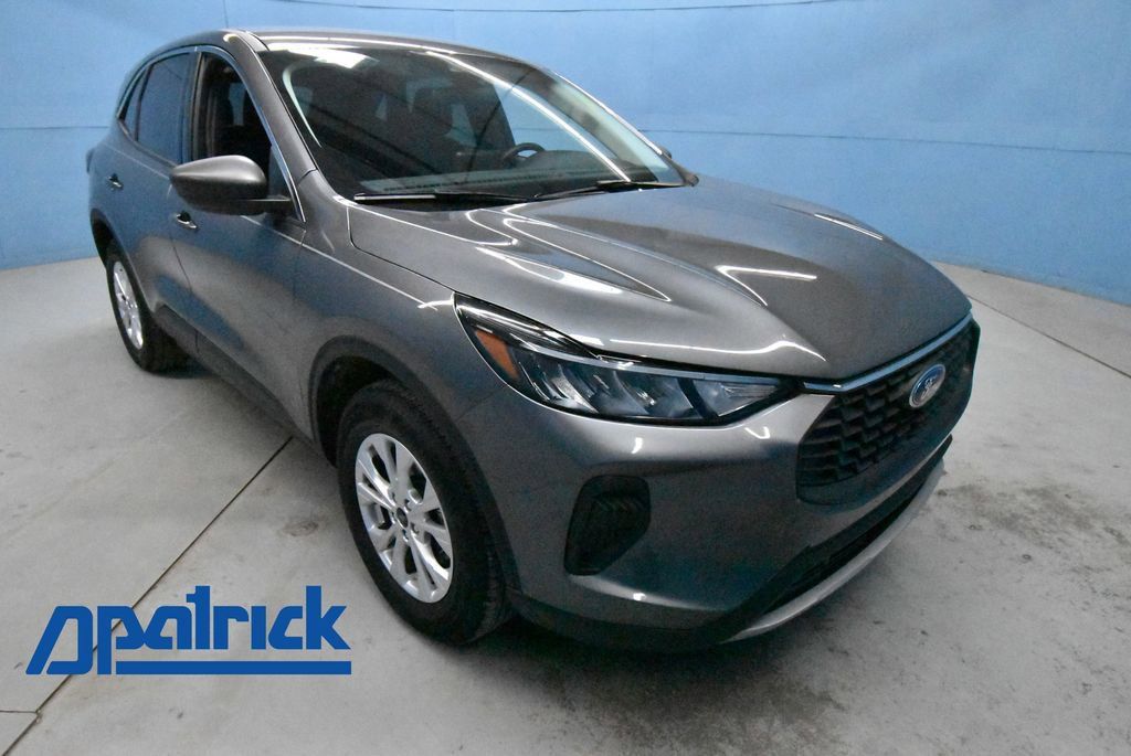Used 2024 Ford Escape Active AWD/4WD image 1