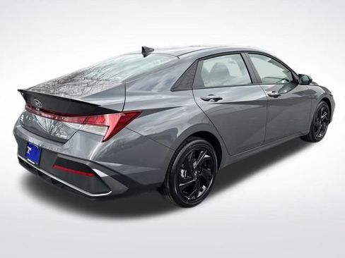 Used 2026 Hyundai Elantra Sport image 6