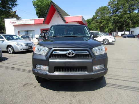 Used 2011 Toyota 4Runner SR5 w/ Premium Pkg w/Leather AWD/4WD image 2