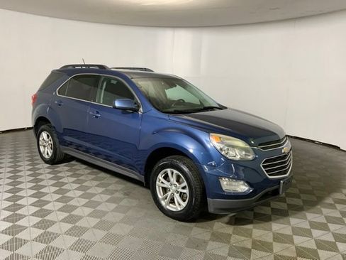 Used 2017 Chevrolet Equinox LT w/ Convenience Package AWD/4WD image 4