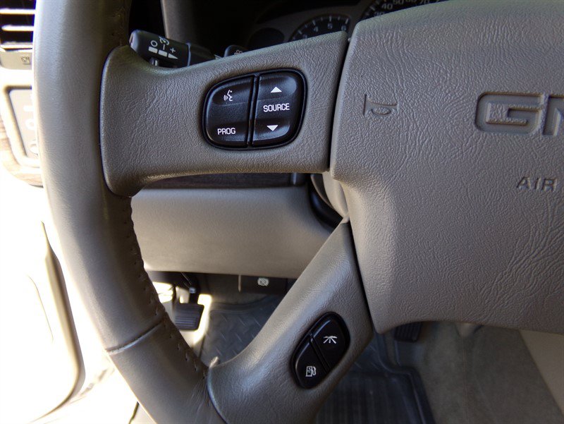 Used 2004 GMC Sierra 1500 Denali AWD/4WD image 31
