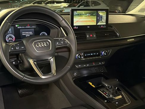 Used 2023 Audi Q5 2.0T Premium Plus w/ Premium Plus Package AWD/4WD image 16