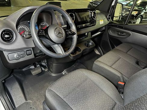 Used 2026 Mercedes-Benz Sprinter 2500 image 23