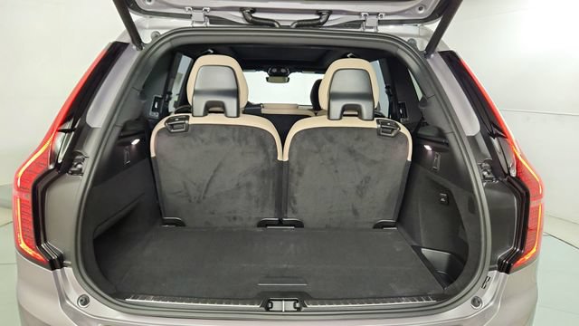 Used 2026 Volvo XC90 B6 Plus w/ Protection Package Premier AWD/4WD image 42