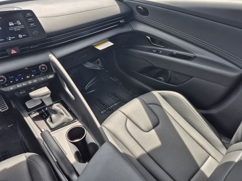 New 2026 Hyundai Elantra SEL Sport FWD image 13