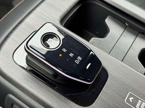 Certified 2024 Nissan Ariya FWD image 30