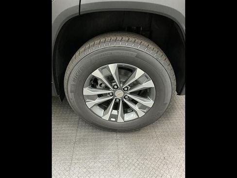 New 2027 Chevrolet Equinox LT w/ Safety and Technology Package AWD/4WD image 39