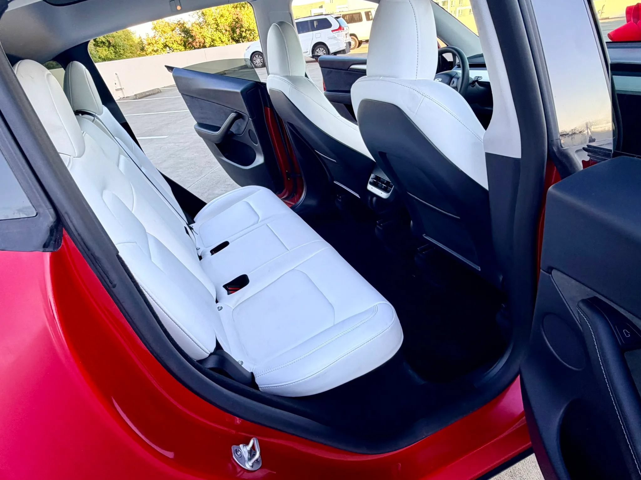 Used 2023 Tesla Model Y Long Range AWD/4WD image 24