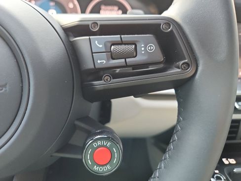 Certified 2025 Porsche 911 Carrera image 23