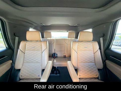 Used 2023 Cadillac Escalade Sport AWD/4WD image 15