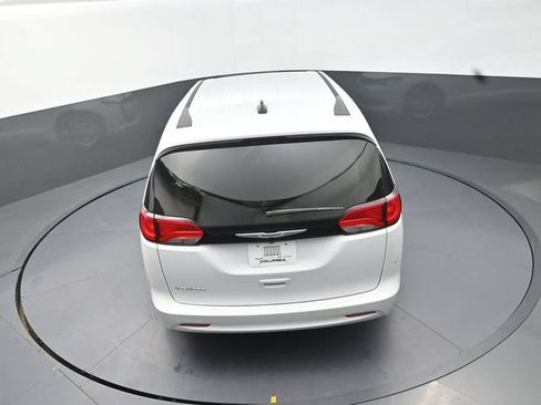 Used 2024 Chrysler Voyager LX FWD image 16