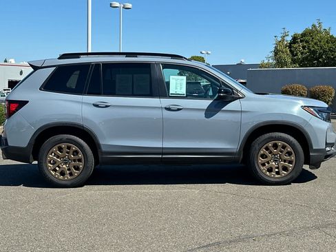 Used 2023 Honda Passport TrailSport image 6