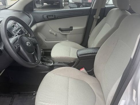 Used 2012 Kia Forte LX FWD image 2