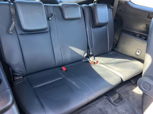 Used 2017 Toyota Highlander XLE image 12