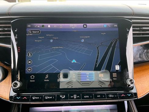 Used 2024 Jeep Grand Wagoneer Series III w/ HD Trailer Tow Package image 14