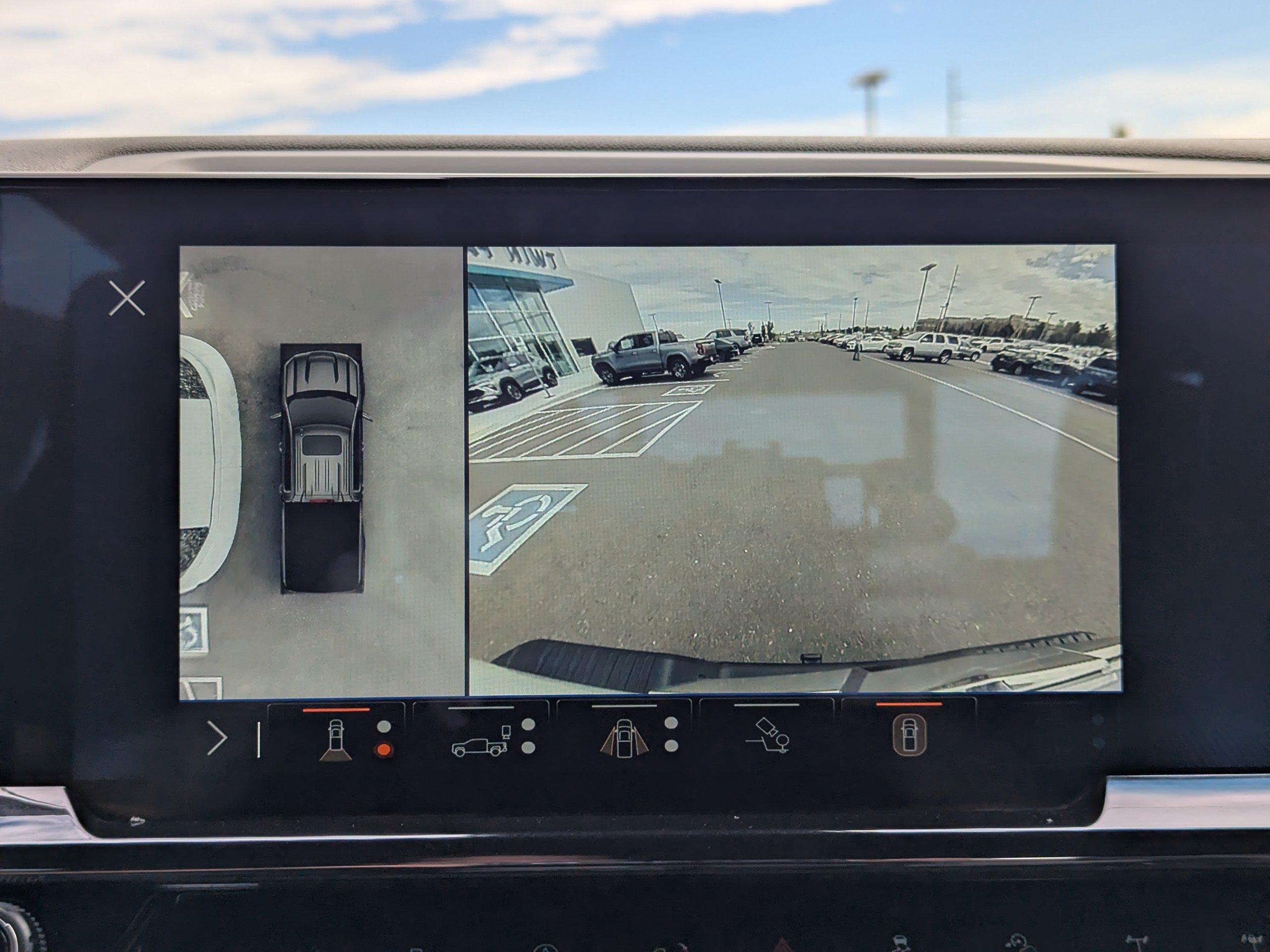 Certified 2024 Chevrolet Silverado 1500 ZR2 AWD/4WD image 25