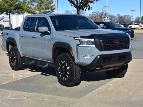 Used 2024 Nissan Frontier PRO-4X w/ Pro Convenience Package image 3