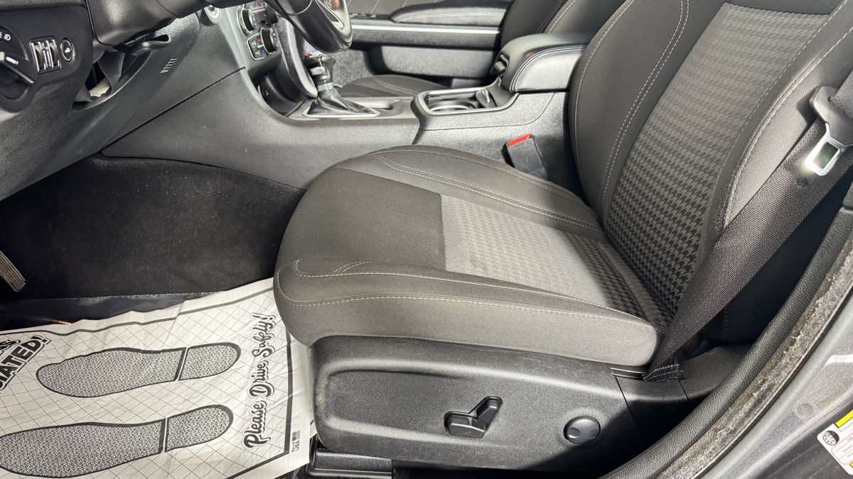 Used 2023 Dodge Charger SXT RWD image 14