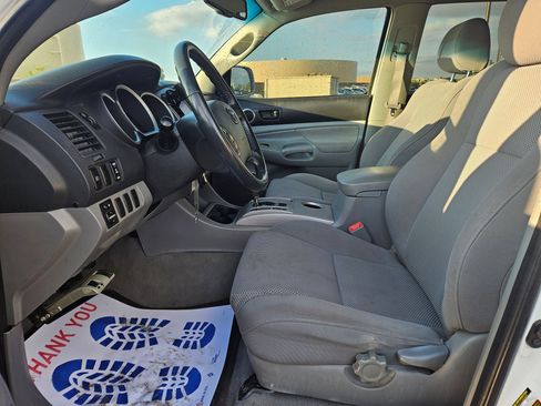 Used 2008 Toyota Tacoma PreRunner image 16