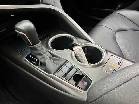 Used 2023 Toyota Camry XLE image 19