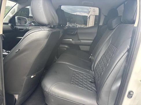 Used 2018 Toyota Tacoma SR5 RWD image 10