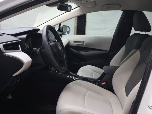 Used 2022 Toyota Corolla LE FWD image 16