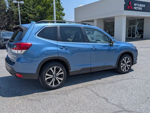 Used 2022 Subaru Forester Limited image 4