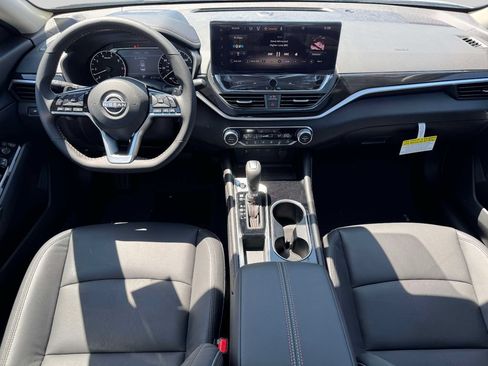 Certified 2025 Nissan Altima 2.5 SR w/ SR Premium Package FWD image 12