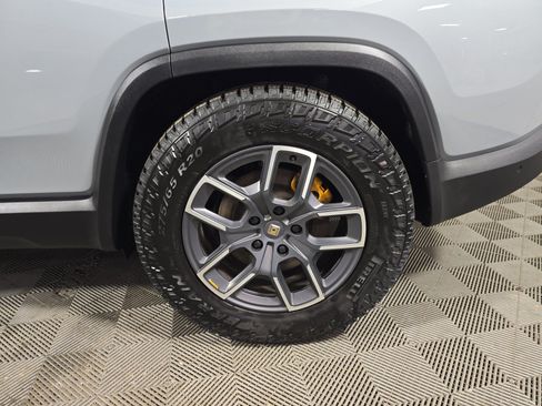 Used 2024 Rivian R1S Adventure AWD/4WD image 10