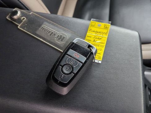 Used 2023 Ford Bronco Wildtrak AWD/4WD image 33