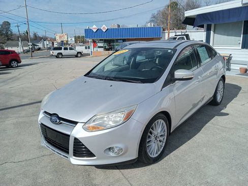 Used 2012 Ford Focus SEL image 1