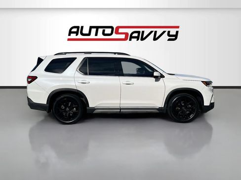 Used 2024 Honda Pilot Touring image 8