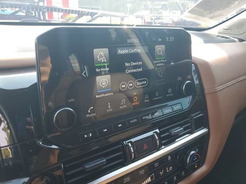 Used 2025 Nissan Pathfinder Platinum FWD image 21