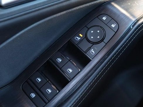 Certified 2025 Nissan Rogue SV FWD image 16