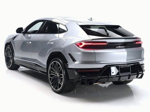 Used 2025 Lamborghini Urus SE image 6