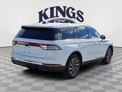 Used 2025 Lincoln Aviator AWD image 5