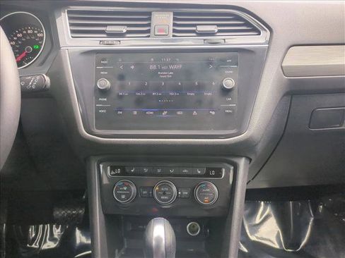 Used 2021 Volkswagen Tiguan SE FWD image 7