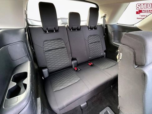 Used 2024 Nissan Pathfinder S image 23