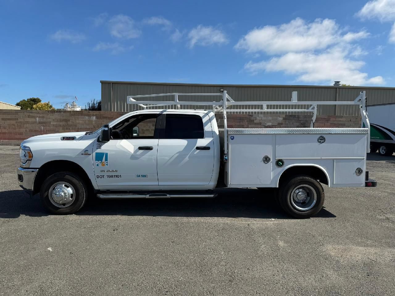 Used 2024 RAM 3500 Big Horn AWD/4WD image 6