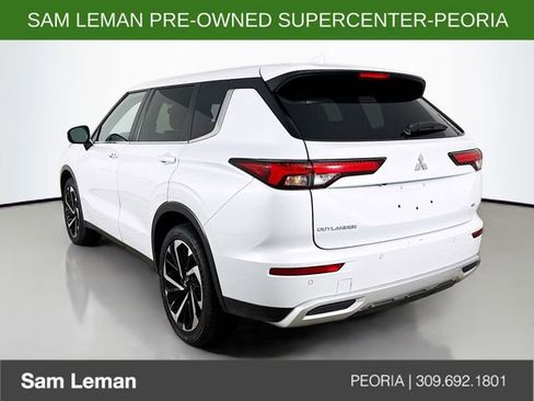 Used 2024 Mitsubishi Outlander SE image 5