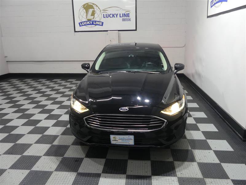 Used 2019 Ford Fusion SE FWD image 3