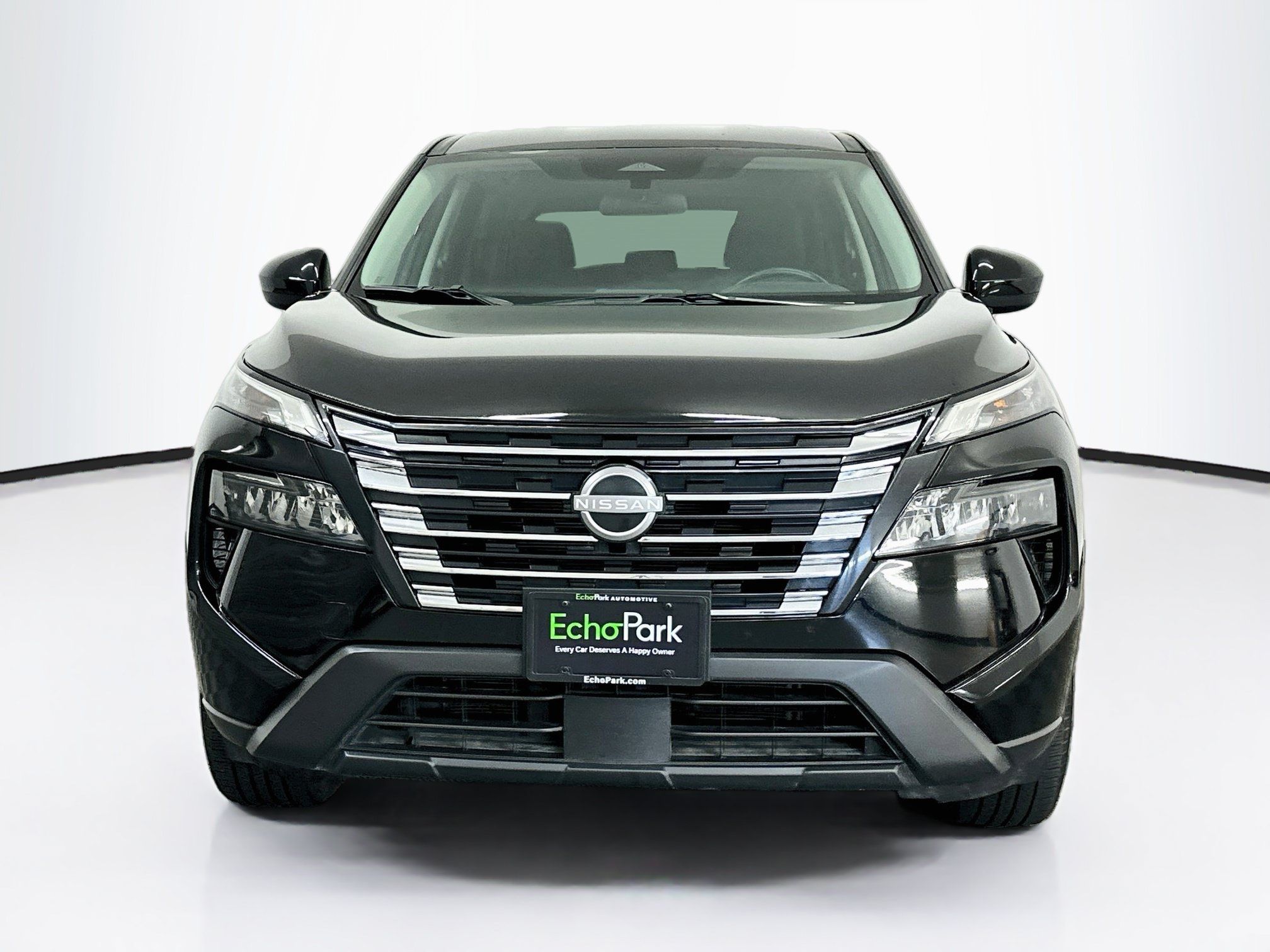 Used 2025 Nissan Rogue SV AWD/4WD image 2