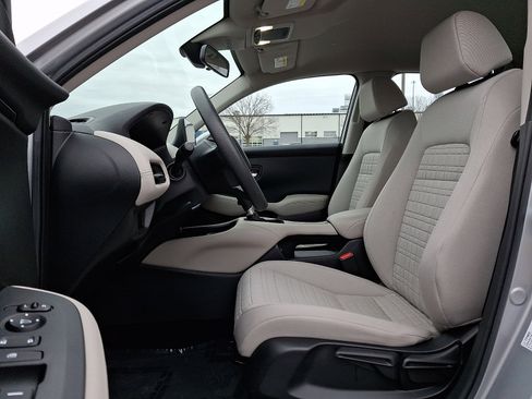 Used 2023 Honda HR-V LX image 13