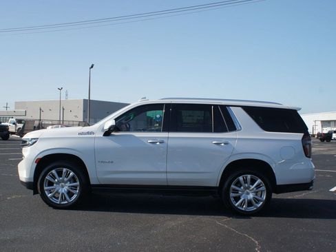 Used 2024 Chevrolet Tahoe High Country AWD/4WD image 14