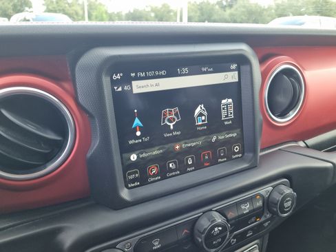 Used 2022 Jeep Gladiator Rubicon w/ LED Lighting Group AWD/4WD image 27