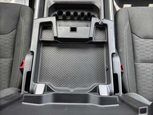 Used 2025 RAM 1500 Big Horn AWD/4WD image 29