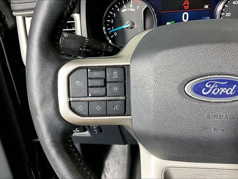 Used 2023 Ford Expedition XLT RWD image 18
