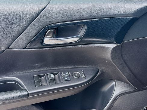 Used 2015 Honda Accord Sport image 14