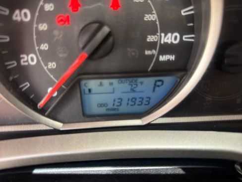 Used 2015 Toyota RAV4 LE FWD image 16