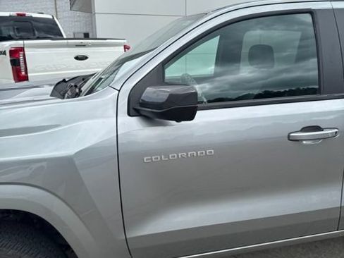 Used 2024 Chevrolet Colorado LT w/ LT Convenience Package III RWD image 12